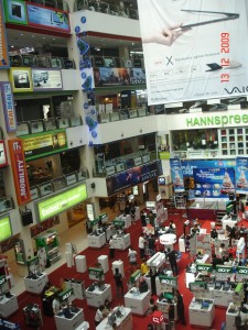 Abarrotado centro comercial de Singapur.